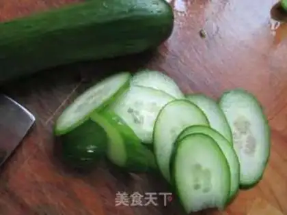 Make The meat cucumber fan soup step 0