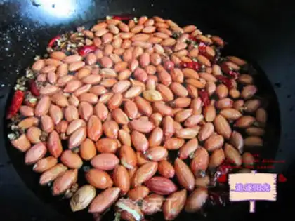 Make Spicy peanuts step 1