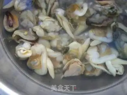 Make Eggs and clams step 0