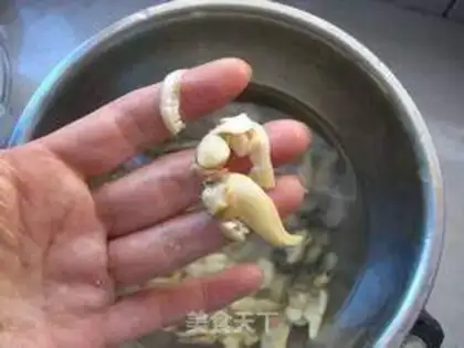 Make Eggs and clams step 3