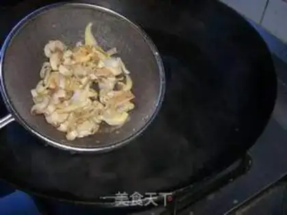 Make Eggs and clams step 4