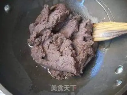 Make Cinnamon bean mooncake step 2