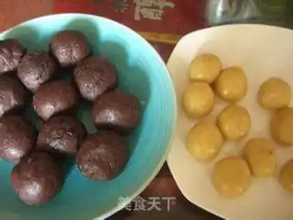 Make Cinnamon bean mooncake step 10
