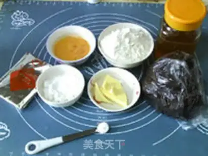 Make A bee green moon cake step 0