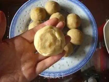 Make Gold and milk moon cakes step 6