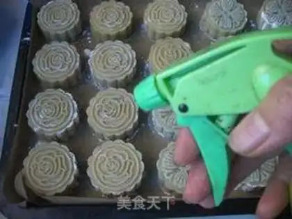 Make Gold and milk moon cakes step 8