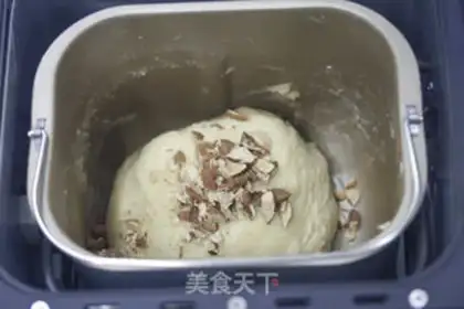 Make Apricot all-ball toast step 4