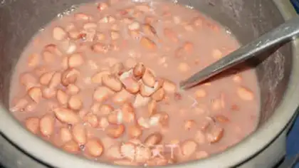 Make Red Bean Sand rose pie step 3
