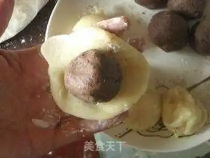Make Ice-coated roses, red bean mooncake step 7