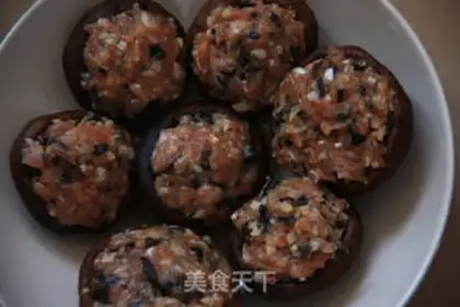 Make A bee green moon cake step 19