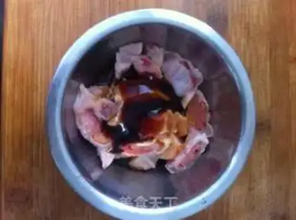 Make Pelican chicken wings evaporate tofu step 1