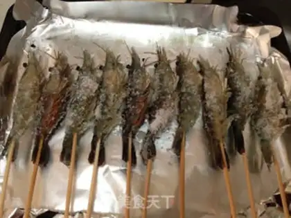 Make Salt roasted shrimp step 2