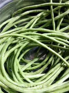 Make Garlic beans step 0