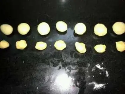 Make The potato mooncake step 5