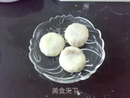 Make Apple grape ice-cream mooncake step 9