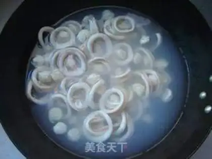 Make Squid belt. Seafood pizza step 4
