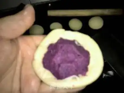 Make The potato mooncake step 16