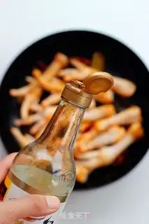 Make A beer with chicken claws step 4