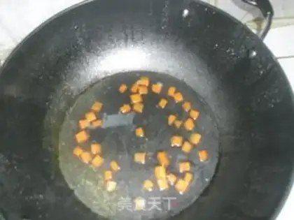 Make Five eggs of fried rice step 1