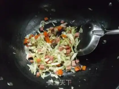 Make Five eggs of fried rice step 3