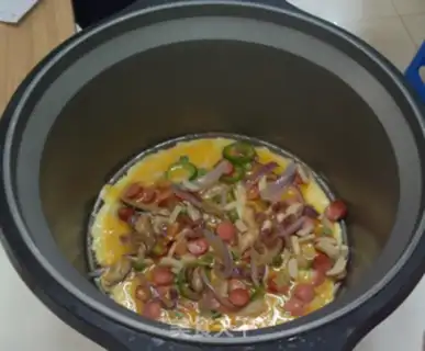 Make omelet horn step 2
