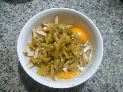 Make Scrambled and fried eggs step 3