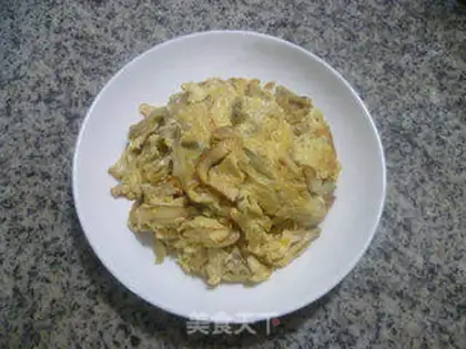 Make Scrambled and fried eggs step 8
