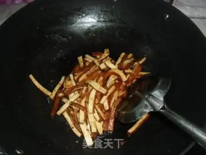 Make Chicken-legged mushrooms and fried meat step 5