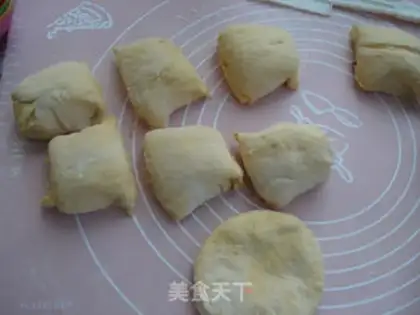 Make Pumpkin Sugar Triangle step 1