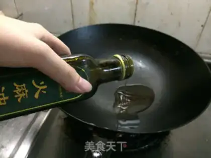 Make Squeeze fried eggs step 4