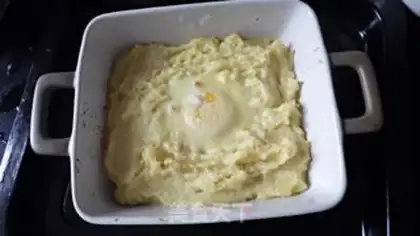 Make Egg cheese and mashed potatoes step 3