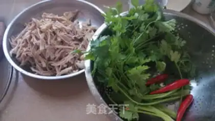 Make The cold hand tore the chicken step 5