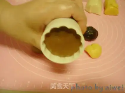 Make Four-coloured mudskin mooncakes step 19