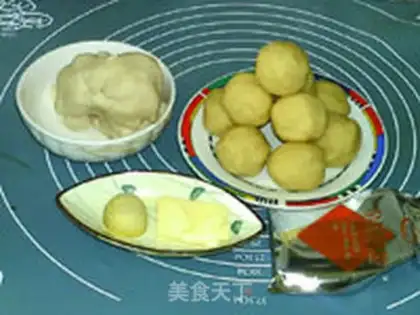 Make Milky Gold Mooncake step 0