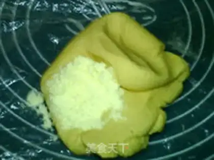 Make Milky Gold Mooncake step 5
