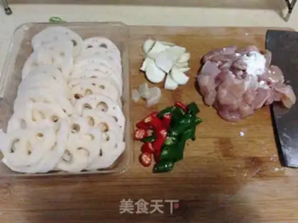 Make Spicy chicken ginseng step 0