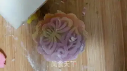 Make Bean-saloon mooncake step 6