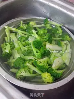 Make Garlic broccoli step 3