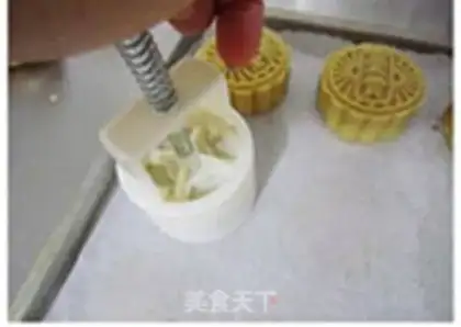 Make Lian Yuen Yuen step 12