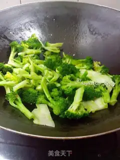 Make Garlic broccoli step 5