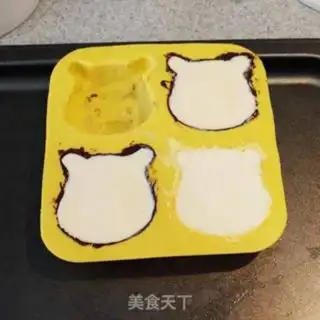 Make Cheese cream mooncake step 7