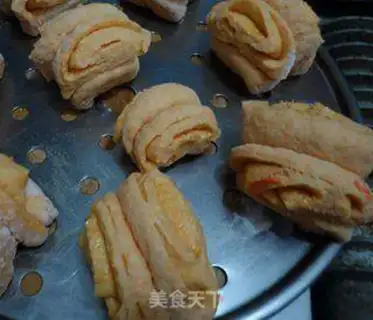 Make Carrot rolls step 8