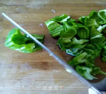 Make Blue pepper squid flowers step 4