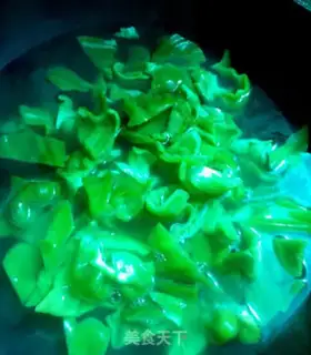 Make Blue pepper squid flowers step 5