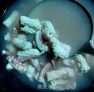 Make Blue pepper squid flowers step 6