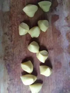 Make A taco for a moon cake step 8