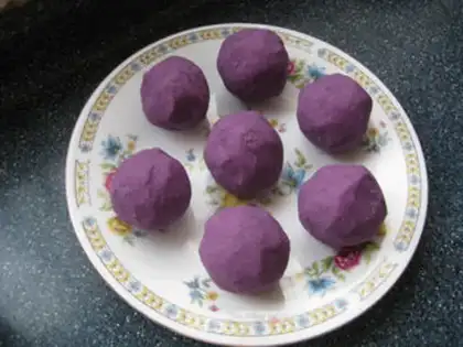 Make Milky potato ice-cream mooncake step 9