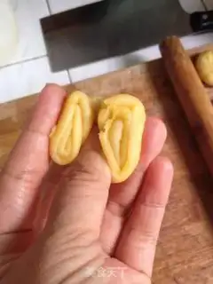 Make A taco for a moon cake step 15