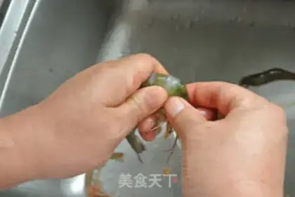 Make Spicy shrimp step 1