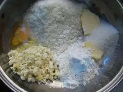 Make Cheese coconut mooncake step 4